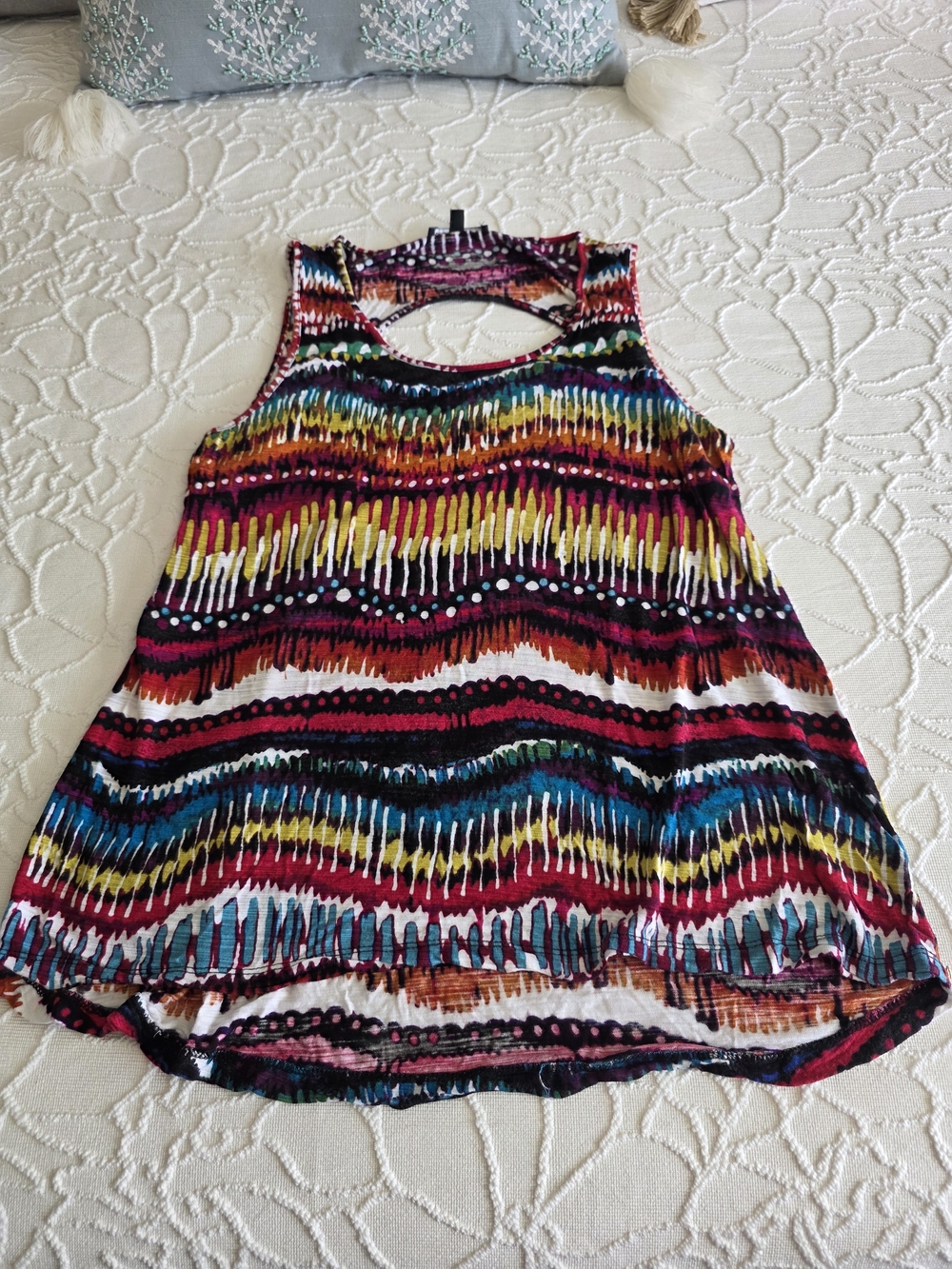 Cable & Gauge Multicolor Wave Stripe Keyhole Tank Top